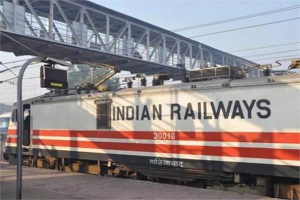 indian railway earns rs 13 94 billion from unaccounted ticket disclosed by rti