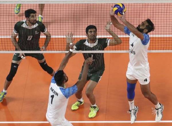 indian male volleyball team defeated by pakistan