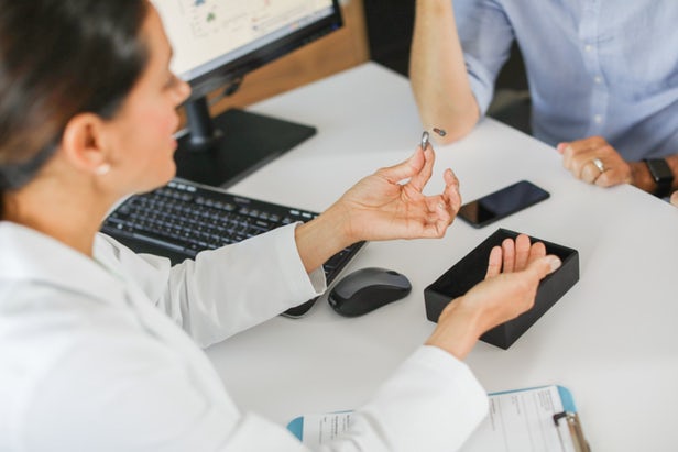 ਤਿਆਰ ਕੀਤੀ ਗਈ ਪਹਿਲੀ ਸਮਾਰਟ ਲਿਸਨਿੰਗ ਡਿਵਾਈਸ