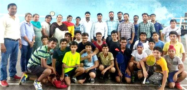 cambridge school players win in the badminton tournament