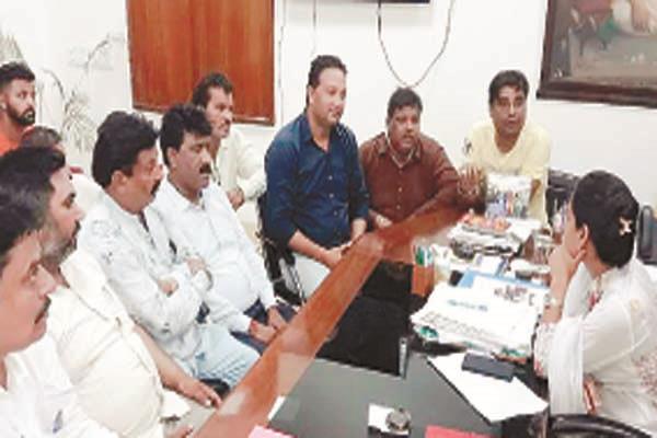 employees accounts 2 72 crore