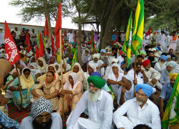 social organizations surrounded the police