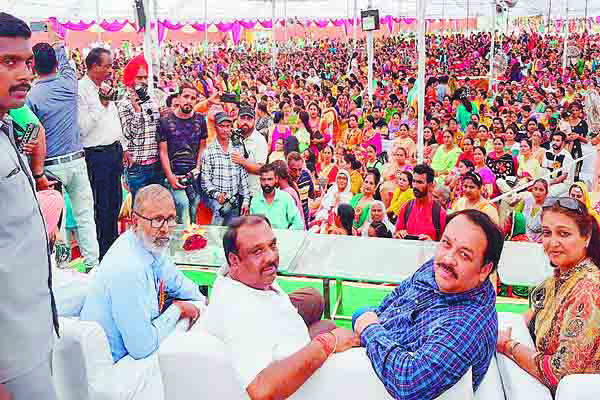ਕਾਂਗਰਸ ਦੀ ਅਗਵਾਈ ''ਚ ਪੰਜਾਬ ਦਾ ਭਵਿੱਖ ਅੱਧ-ਵਿਚਕਾਰ ਲਟਕਿਆ : ਸ਼ਵੇਤ ਮਲਿਕ