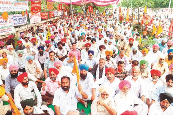 thousands of employees carry dharna power corporation
