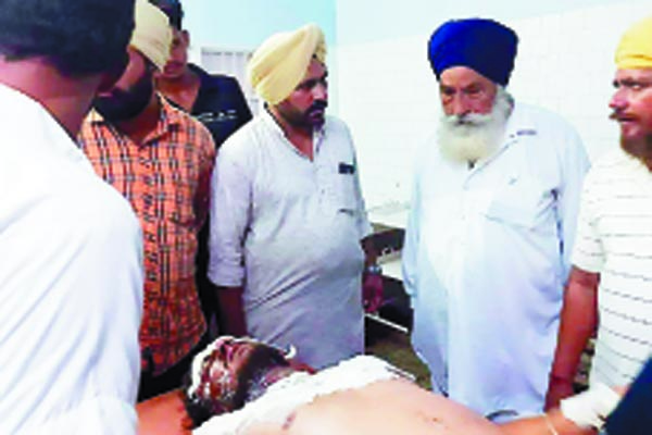 ਪੁਲਸ ਤੋਂ ਦੁਖੀ ਵਿਅਕਤੀ ਨੇ ਡੀ. ਸੀ. ਦਫਤਰ ਮੂਹਰੇ ਆਪਣੇ ਆਪ ਨੂੰ ਲਾਈ ਅੱਗ