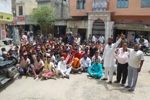 ਸ਼ਨੀਵਾਰ ਰਿਹਾ ਪੁਲਸ ’ਤੇ ਭਾਰੀ, ਇਨਸਾਫ ਲਈ ਥਾਣੇ ਮੂਹਰੇ ਦਿੱਤਾ ਧਰਨਾ ਤੇ ਕੀਤੀ ਨਾਅਰੇਬਾਜ਼ੀ