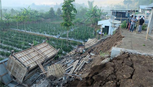 magnitude 7 earthquake rocks indonesia s lombok island usgs