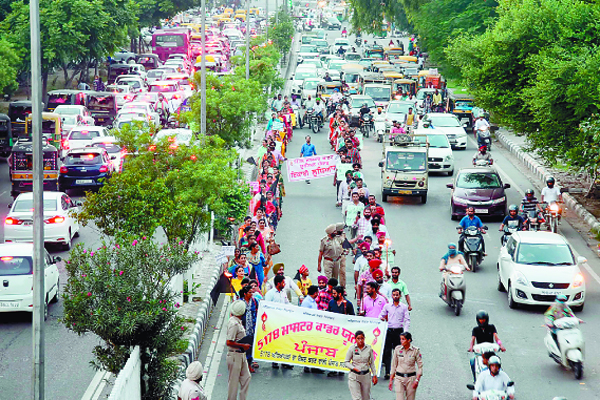 5178 ਅਧਿਆਪਕਾਂ ਨੇ ਕੀਤਾ ਰੋਸ ਪ੍ਰਦਰਸ਼ਨ