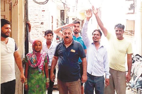 streets in the street shouted protest