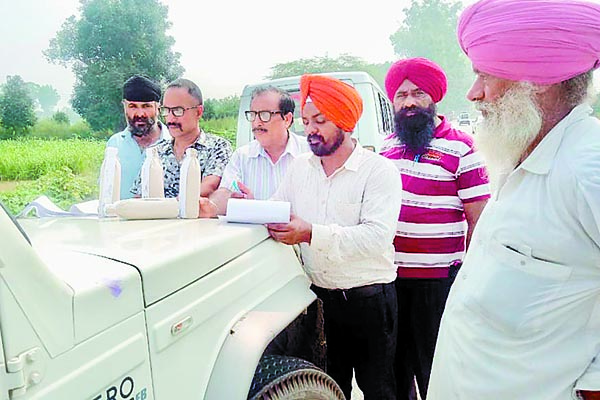 ਸਾਂਝੀ ਚੈਕਿੰਗ ਟੀਮ ਨੇ ਵੱਖ-ਵੱਖ ਥਾਵਾਂ ’ਤੇ ਦੁੱਧ ਤੇ ਦੁੱਧ ਪਦਾਰਥਾਂ ਦੇ 5 ਸੈਂਪਲ ਭਰੇ