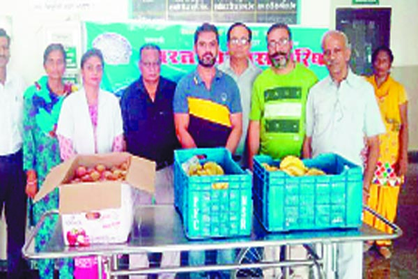 ਭਾਵਿਪ ਨੇ ਸੰਸਕ੍ਰਿਤੀ ਸਪਤਾਹ ਦੇ ਤਹਿਤ ਵੰਡੇ ਸਿਵਲ ਹਸਪਤਾਲ ’ਚ ਮਰੀਜ਼ਾਂ ਨੂੰ ਫਲ