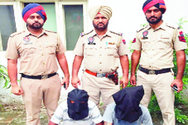 ਸਮੱਗਲਰਾਂ ਕੋਲੋਂ 50 ਨਸ਼ੇ ਵਾਲੀਅਾਂ ਗੋਲੀਆਂ ਤੇ ਮੋਟਰਸਾਈਕਲ ਬਰਾਮਦ