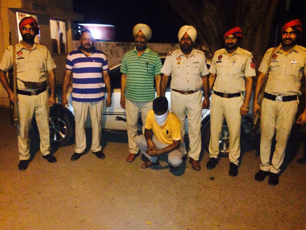 ਚੰਡੀਗੜ੍ਹ ਤੋਂ ਲਿਆ ਰਿਹਾ ਸੀ 12 ਪੇਟੀਆਂ ਸ਼ਰਾਬ, ਕਾਬੂ