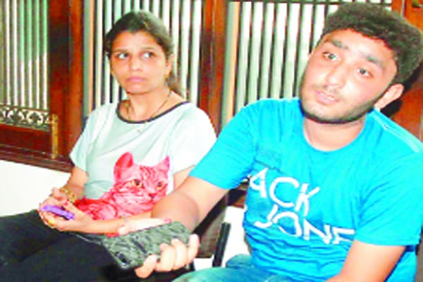 ਟਰੇਨ ’ਚ ਚੜ੍ਹ ਰਹੀ ਔਰਤ ਦਾ ਬੈਗ ਤੇ ਉਸ ਦੇ ਭਰਾ ਦੀ ਸੋਨੇ ਦੀ ਚੇਨ ਖਿੱਚ ਕੇ ਭੱਜੇ ਲੁਟੇਰੇ