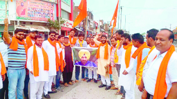 ਆਲ ਇੰਡੀਆ ਹਿੰਦੂ ਸ਼ਿਵ ਸੈਨਾ ਨੇ ਫੂਕਿਆ ਨਵਜੋਤ ਸਿੱਧੂ ਦਾ ਪੁਤਲਾ