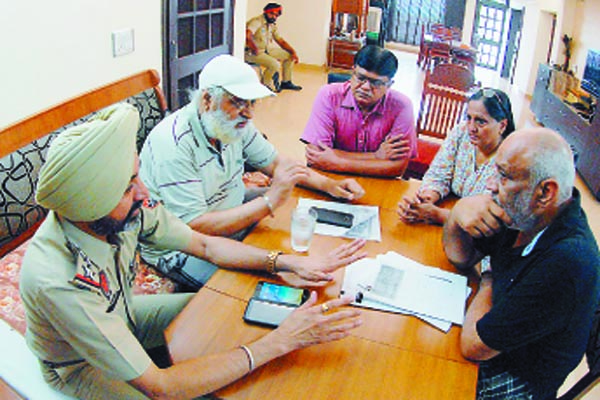 ਕਾਰ ਖੜ੍ਹੀ ਕਰਨ ਕਾਰਨ ਕੌਂਸਲਰ ਪਤੀ ਤੇ ਬਿਜ਼ਨੈੱਸਮੈਨ ਵਿਚਕਾਰ ਝਗੜਾ, ਹੰਗਾਮਾ