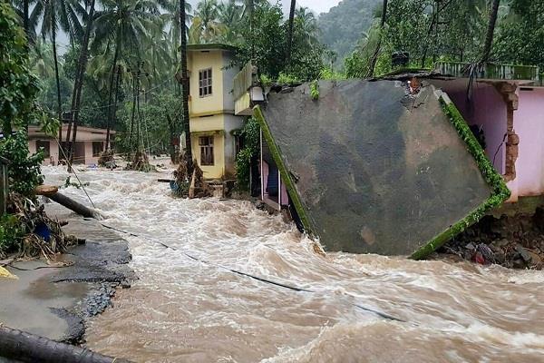 the snakes in houses destroyed in kerala