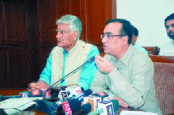 ਰਾਫੇਲ ਘਪਲਾ ਦੇਸ਼ ਦੇ ਇਤਿਹਾਸ ''ਚ ਸਭ ਤੋਂ ਵੱਡਾ ਘਪਲਾ : ਮਾਕਨ