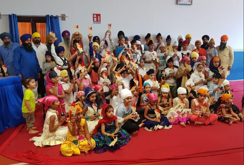 ਇਟਲੀ ''ਚ ਗੁਰਮਤਿ ਮੁਕਾਬਲਿਆਂ ਦੇ ਜੇਤੂ ਬੱਚਿਆਂ ਨੂੰ ਇਨਾਮ ਵੰਡੇ ਗਏ