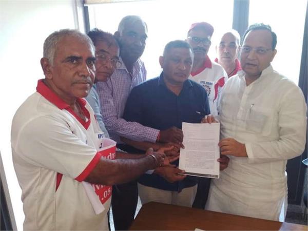 pension for at least 7 500