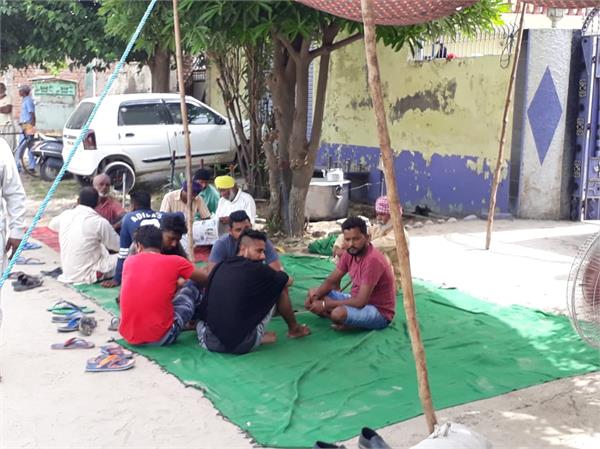 youth handed over family to fire