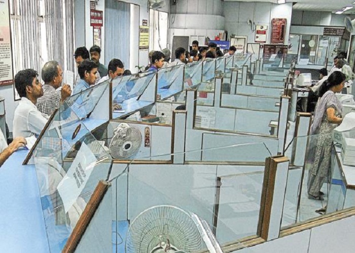 25 ਫੀਸਦੀ ਸੈਲਰੀ ਵਾਧੇ ਦੀ ਮੰਗ ''ਤੇ ਅੜੇ ਬੈਂਕ ਕਰਮਚਾਰੀ