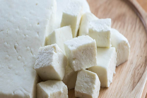 ਮੋਹਾਲੀ ''ਚੋਂ ਵੱਡੀ ਗਿਣਤੀ ''ਚ ਨਕਲੀ ਖੋਆ, ਪਨੀਰ ਦੇ ਦੁੱਧ ਬਰਾਮਦ