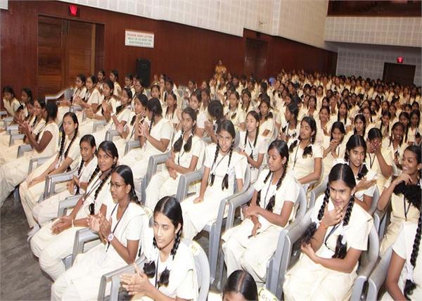cyber training will give 60 000 women to the country