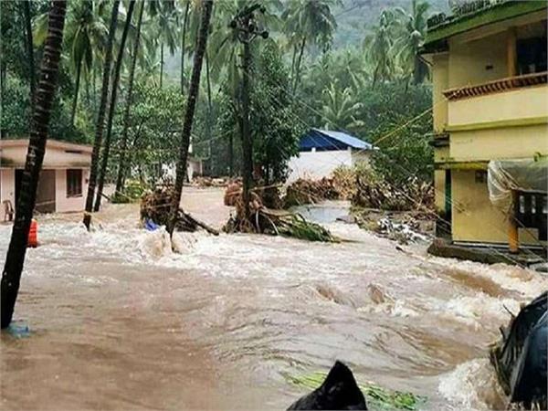 floods continue in kerala