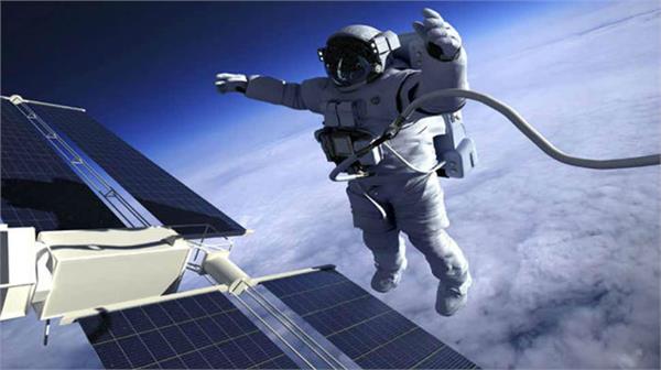 isro will send 1 woman and 2 men gaganyaan