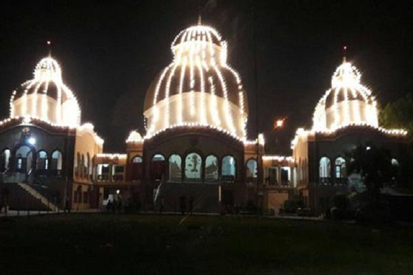 temple in stopped to worship the hindu wife  s funeral