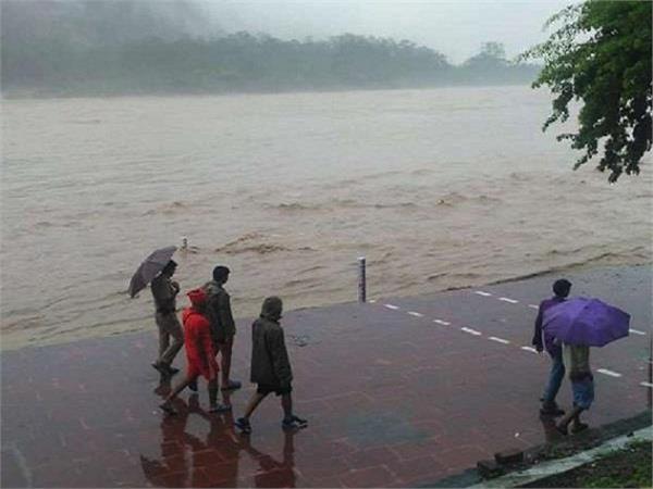 water crosses danger signal