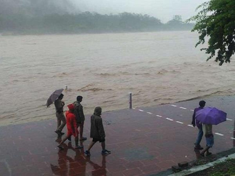 ਗੰਗਾ ਨਦੀ ਦੇ ਪਾਣੀ ਨੇ ਖਤਰੇ ਦੇ ਨਿਸ਼ਾਨ ਨੂੰ ਕੀਤਾ ਪਾਰ, ਬਣਿਆ ਹੜ੍ਹ ਦਾ ਖਤਰਾ