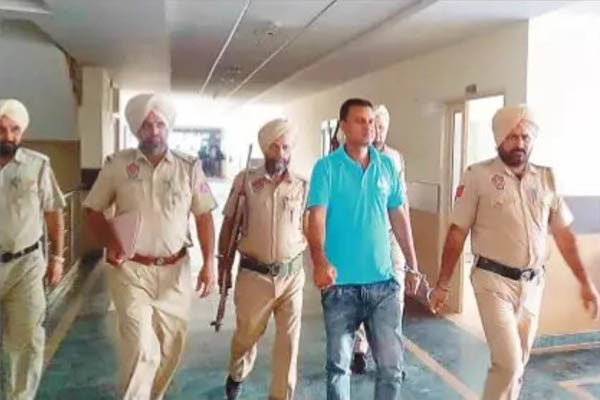 ਇੱਕੋ ਪਰਿਵਾਰ ਦੇ 4 ਲੋਕਾਂ ਨੂੰ ਨਹਿਰ ''ਚ ਧੱਕਾ ਦੇਣ ਵਾਲਾ ਦੋਸ਼ੀ ਕਰਾਰ, 28 ਨੂੰ ਮਿਲੇਗੀ ਸਜ਼ਾ