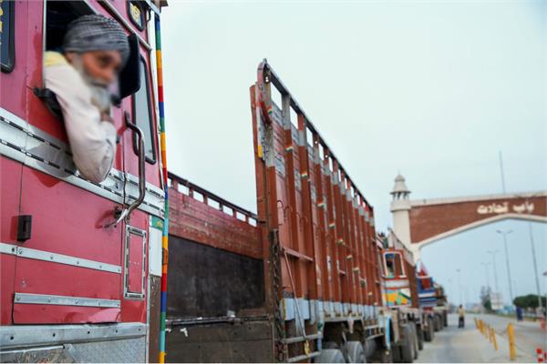 india and pakistan trade down