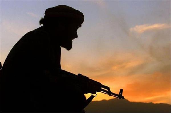 south kashmir bjp leader home attack