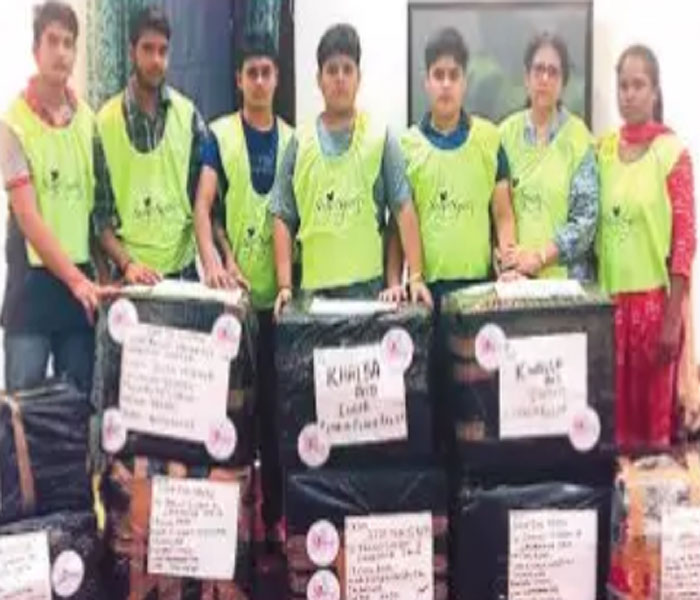 ''ਸਟਾਪ ਦਿ ਸਪੌਟ'' ਸੰਸਥਾ ਨੇ ਕੇਰਲ ਹੜ੍ਹ ਪੀੜਤ ਔਰਤਾਂ ਲਈ ਭੇਜੇ 2 ਹਜ਼ਾਰ ਸੈਨੇਟਰੀ ਪੈਡਜ਼