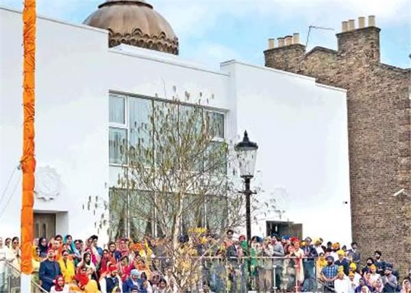 uk women will get free sanitary paddes in this gurdwara