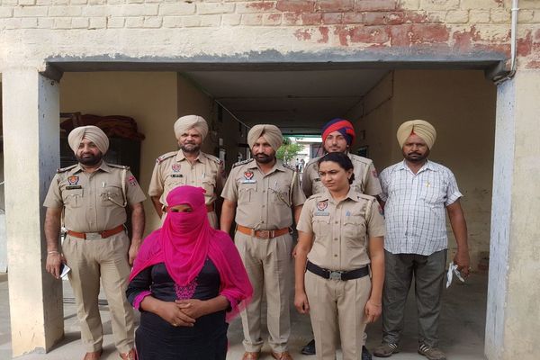 ਘਰ ਬੁਲਾ ਕੇ ਅਸ਼ਲੀਲ ਵੀਡੀਓ ਬਣਾਈ, 50 ਹਜ਼ਾਰ ਮੰਗਣ ਦਾ ਦੋਸ਼