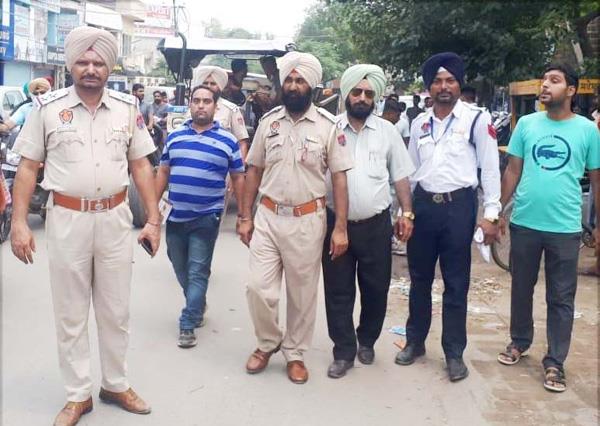 traffic police illegal occupation