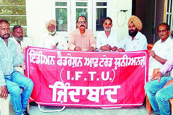 ਭੱਠੇ ਬੰਦ ਕਰਨ ਦੇ ਫ਼ੈਸਲੇ ਵਿਰੁੱਧ ਰੋਹ ’ਚ ਆਏ ਭੱਠਾ ਮਜ਼ਦੂਰ