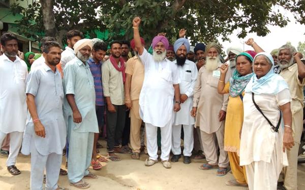 b  d  p  o slamming the villagers for slogans