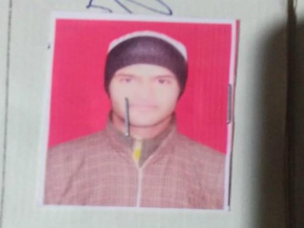 j k mla  s personal security officer decamps with 8 rifles