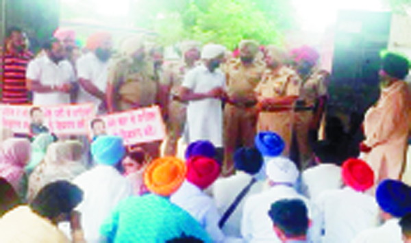 ਦੋ ਵਕੀਲਾਂ ਦੀ ਗ੍ਰਿਫਤਾਰੀ ’ਤੇ ਅਦਾਲਤ ਵਲੋਂ ਰੋਕ