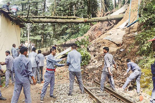 rail track lands slip