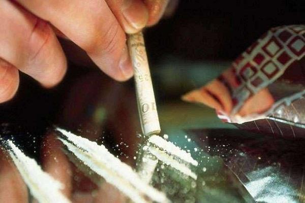 african drug smugglers   bow themselves