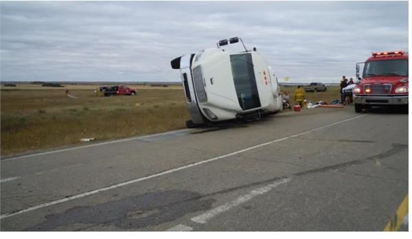 10 people injured bus collision kerrobert