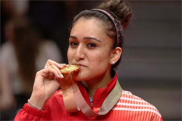 2 20 crore cash award for manika by delhi government