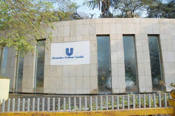 market capitalization of top seven companies decreased by rs 75 684 crore