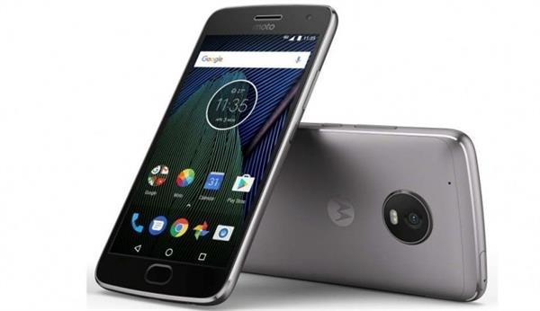 moto g5 moto g5 plus start receiving the android oreo now